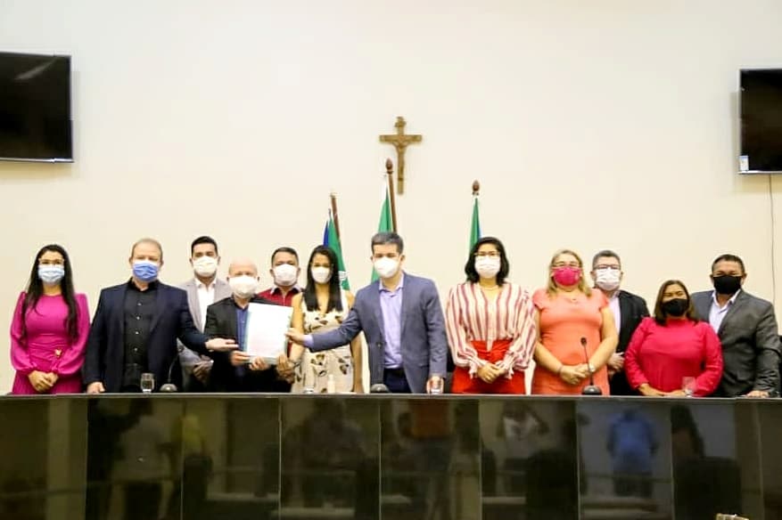 Após aprovação por unanimidade na CMS, Programa Alimento na Mesa é sancionado pelo executivo municipal